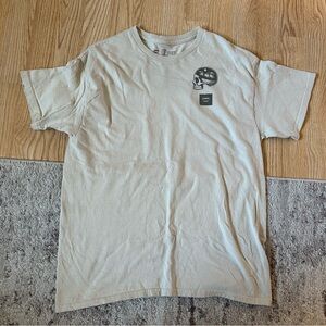 Chomp Men's Cream Skull Graphic Tee